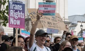 European Commission: a grant of 900,000 euros for transgender people is controversial