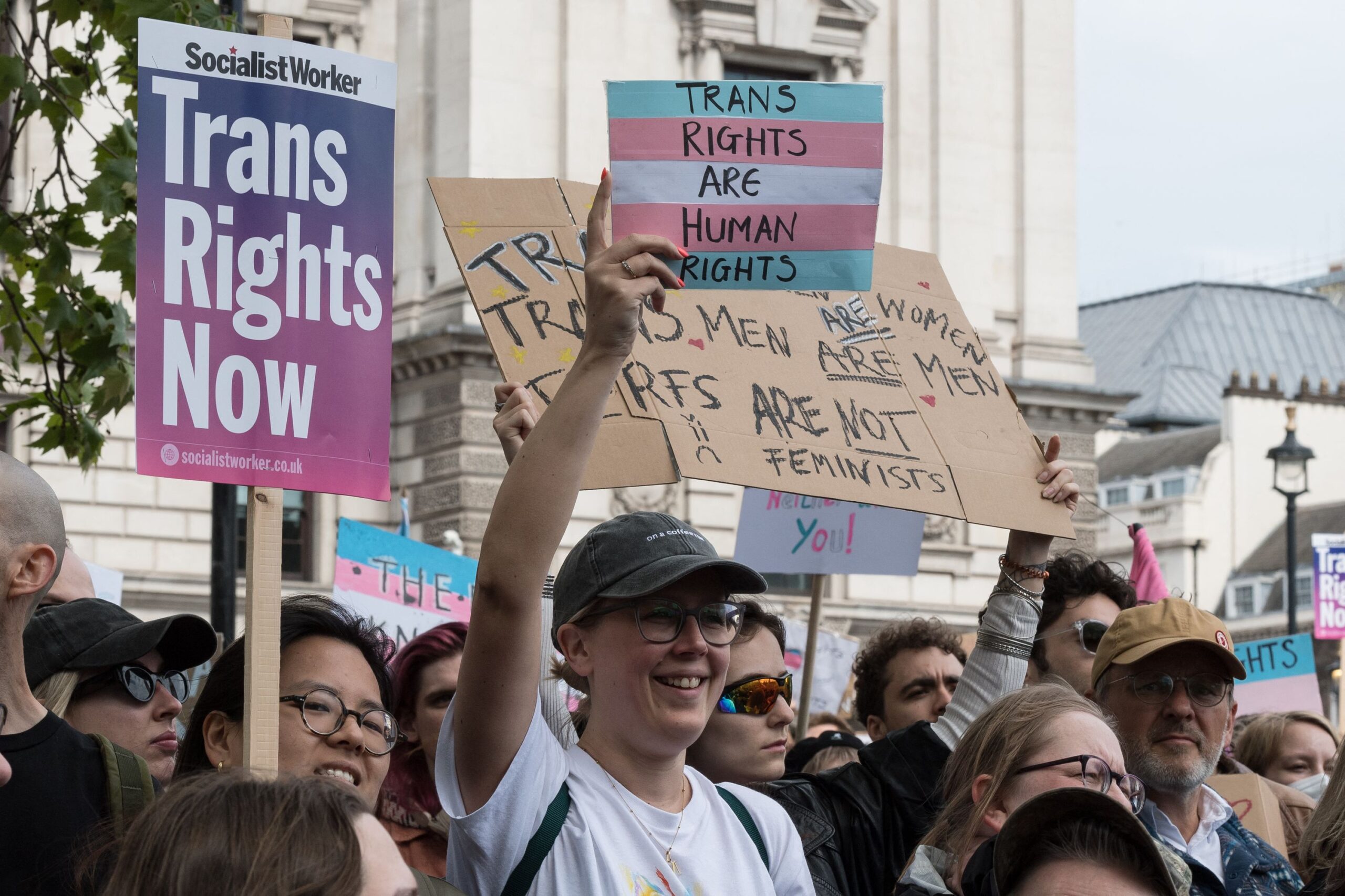 European Commission: a grant of 900,000 euros for transgender people is controversial