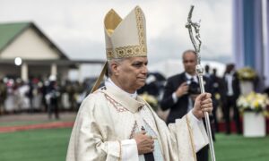 Pope Leo XIV calls on young Cameroonians to “serve their country” rather than emigrate