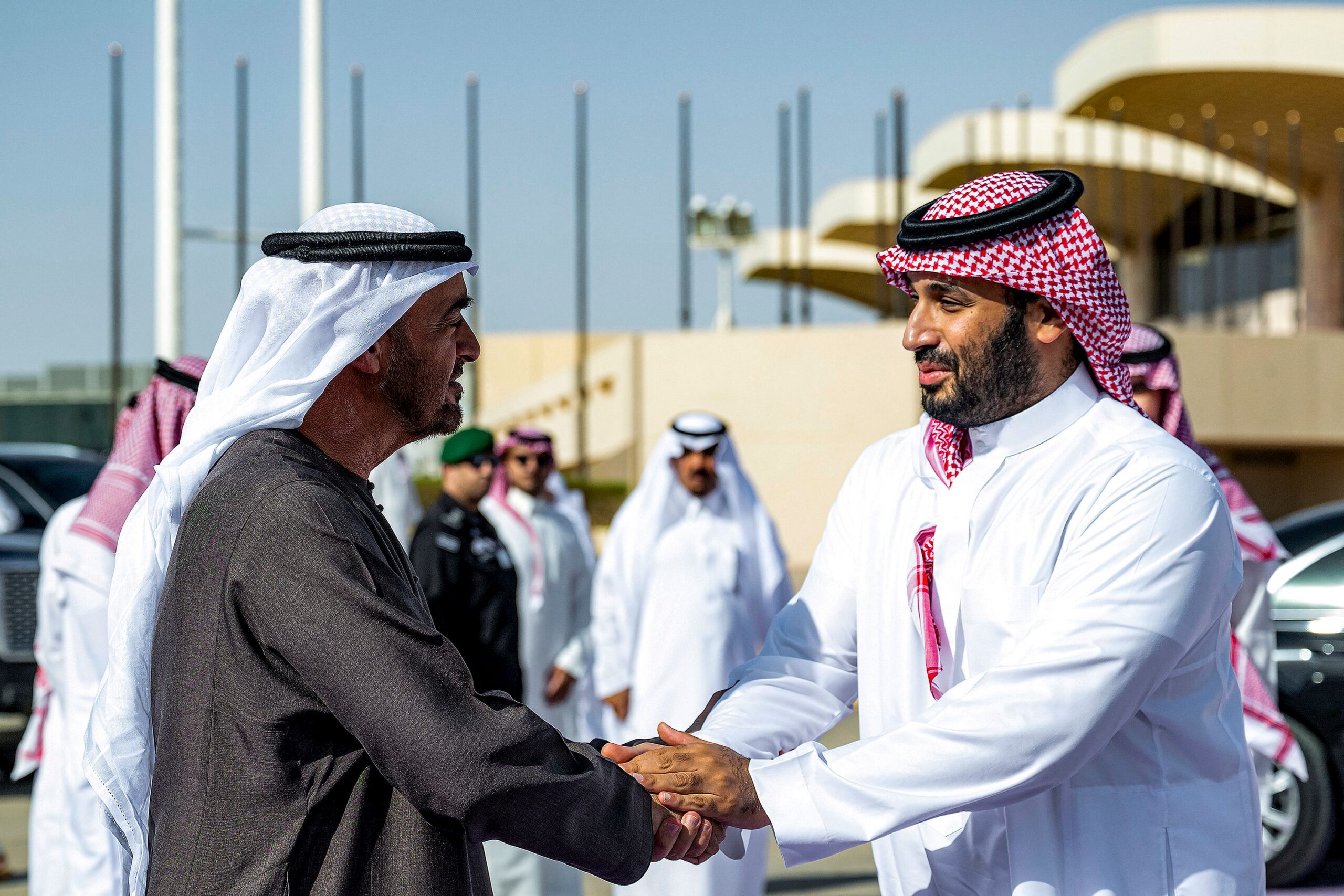 Gulf: the end of the American umbrella and the attraction of the Orient