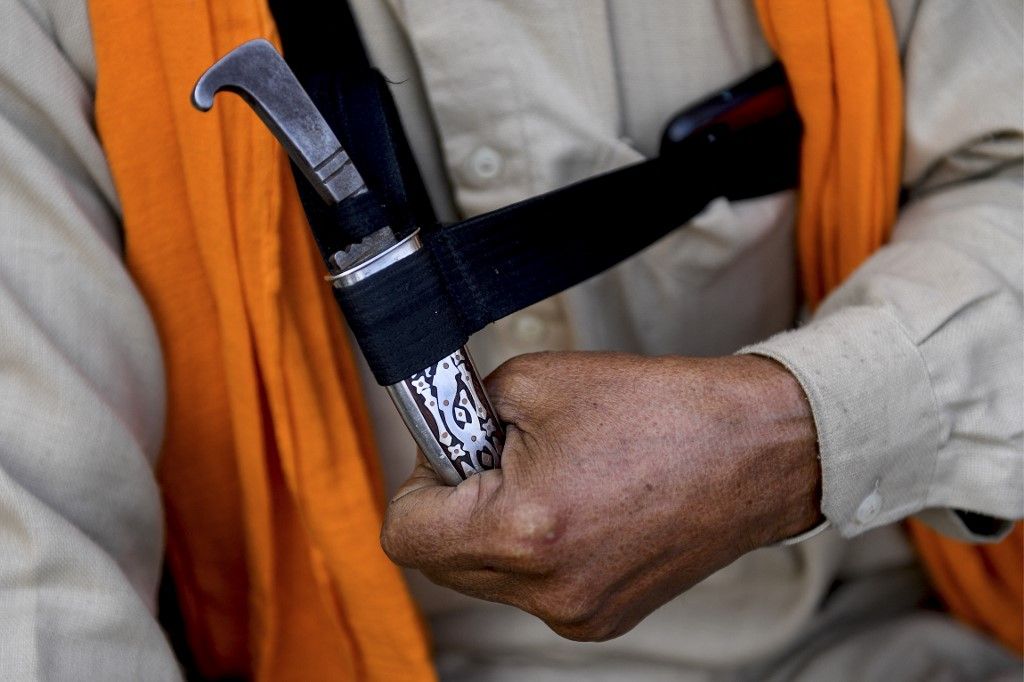 Sikh daggers, motorcycle helmets... When British law adapts to religious minorities
