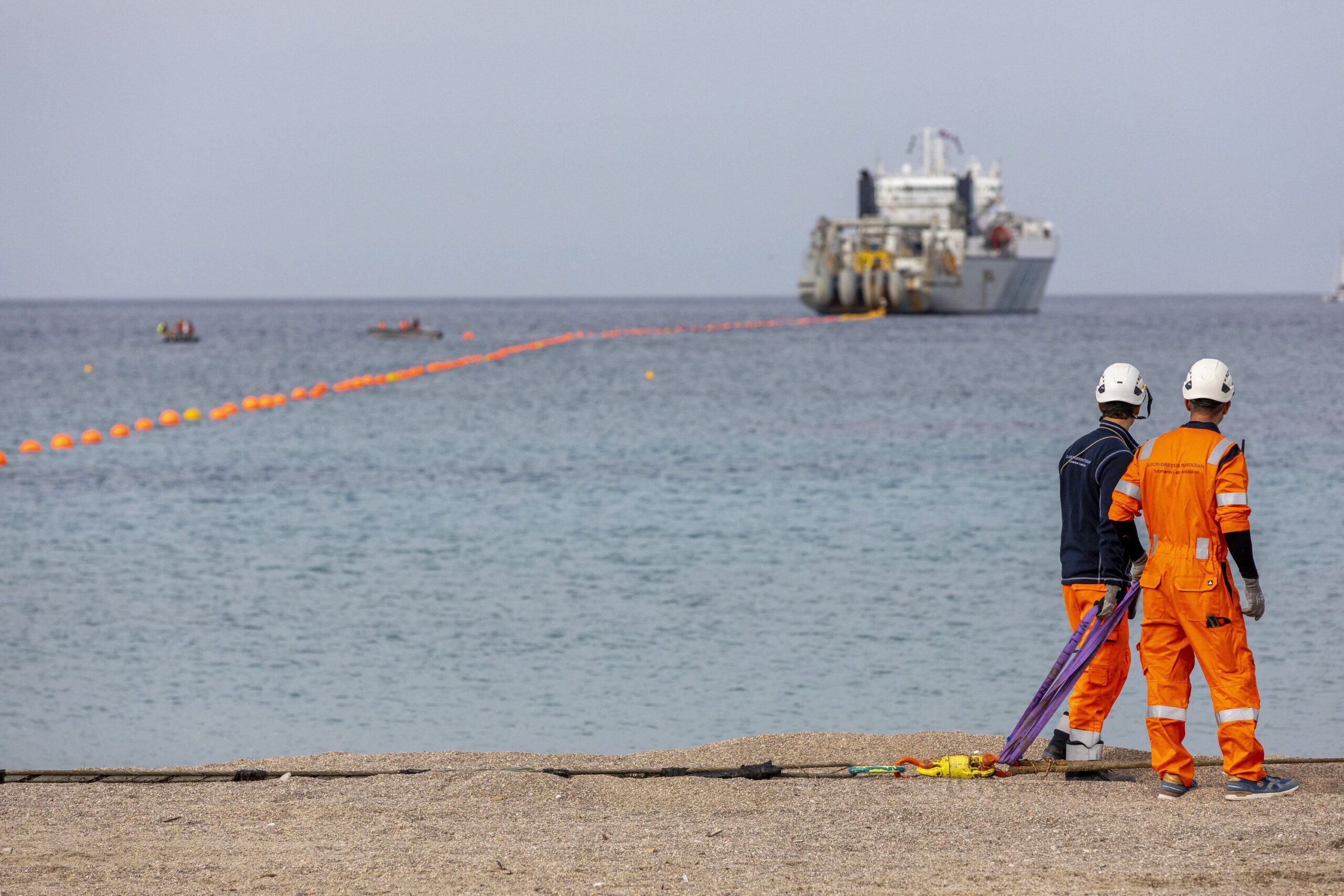 Hormuz: the threat of submarine cable war
