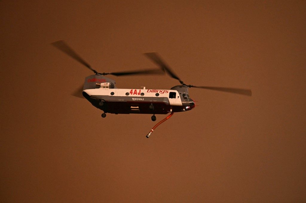 Fires: what is the Chinook helicopter capable of?