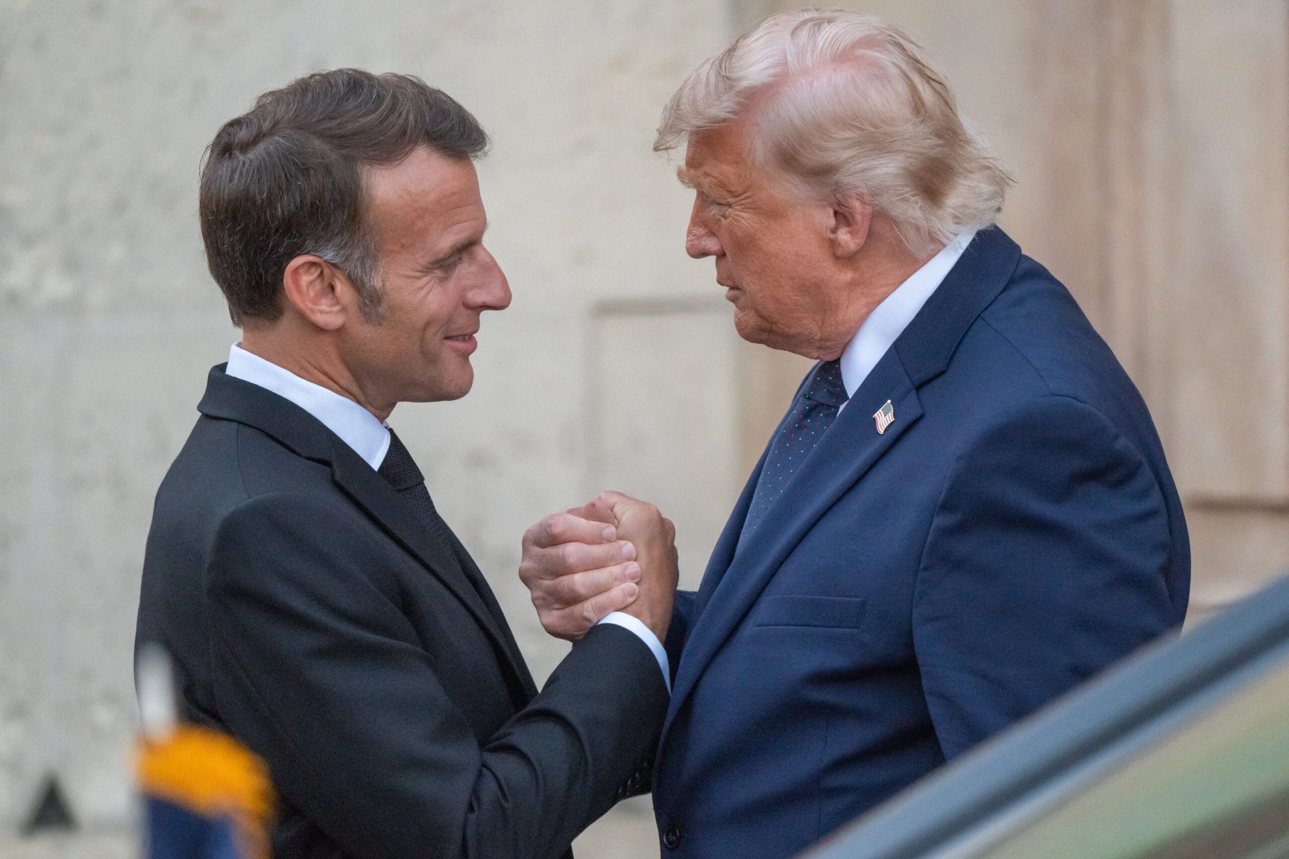 French diplomacy put to the test of absolute presidentialism